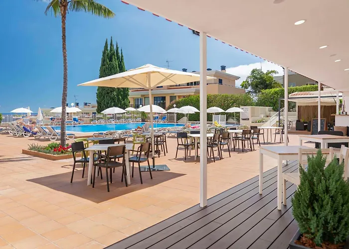 Funchal (Madeira) Hotels with Tennis Court