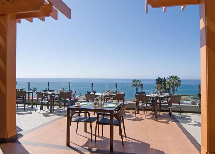 Funchal (Madeira) Dog Friendly Hotels near Monte Palace Tropical Garden